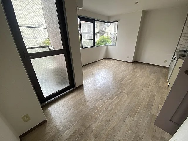 神戸市東灘区深江北町２丁目の賃貸マンションの居間・リビング