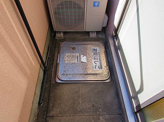 神戸市中央区国香通５丁目のアパートのバルコニー