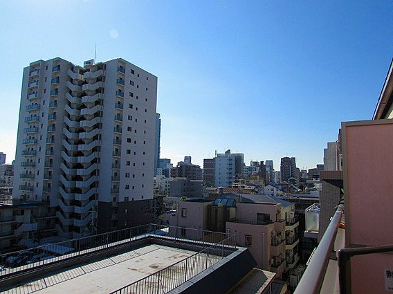 神戸市中央区国香通５丁目のアパートの展望
