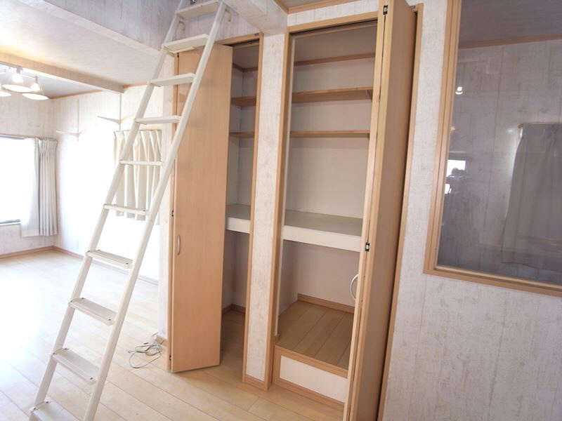 大成町貸家の収納