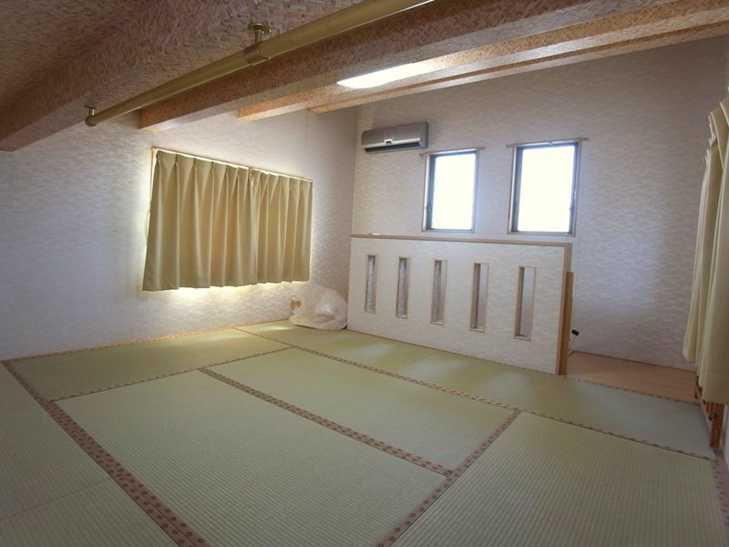 大成町貸家の洋室