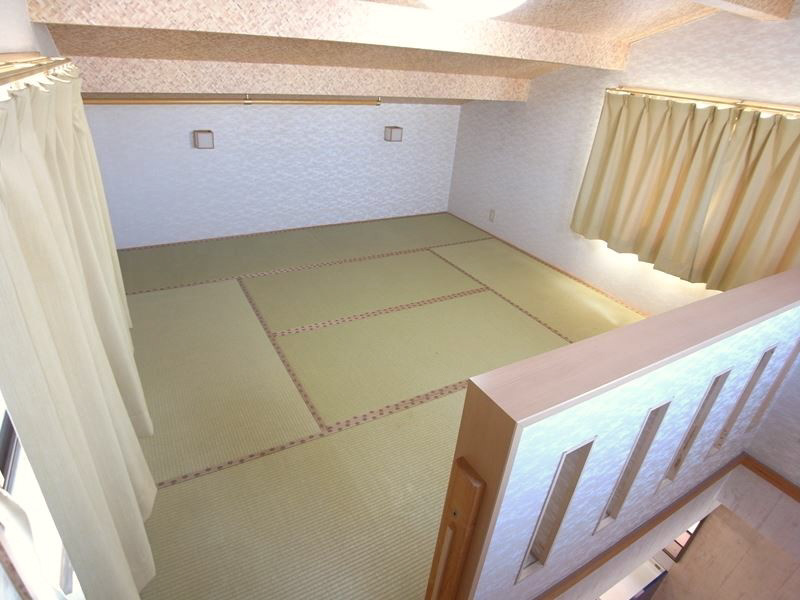 大成町貸家の洋室