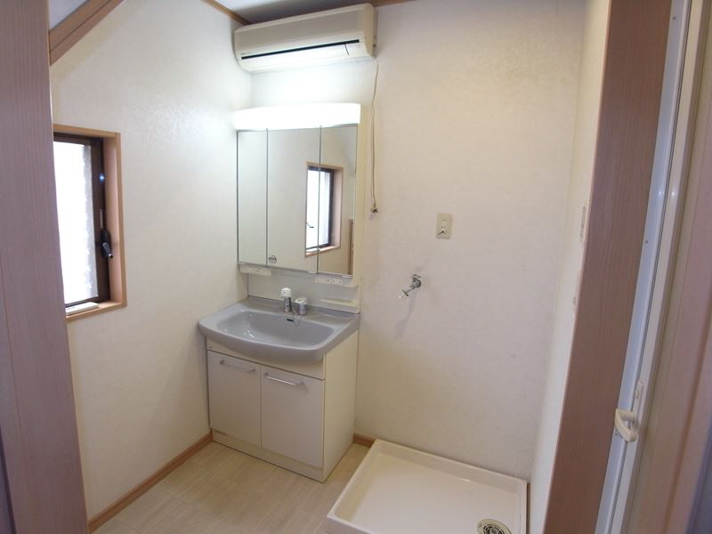 大成町貸家の洗面所