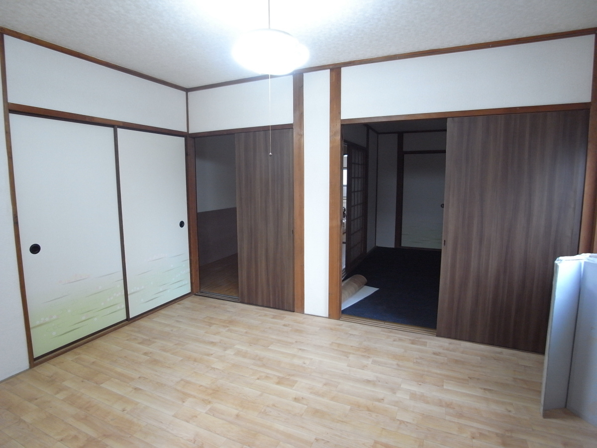 池田南町貸家の洋室