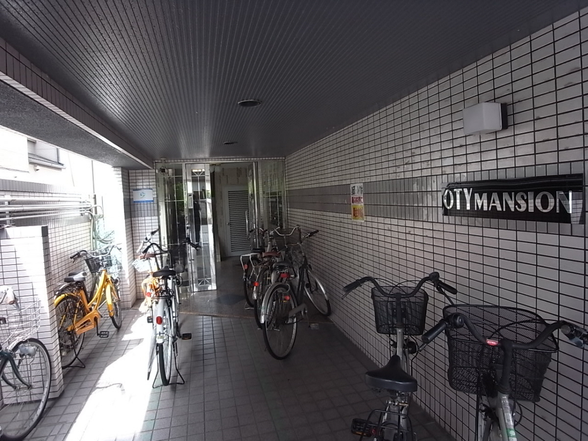 OTYマンションのエントランス