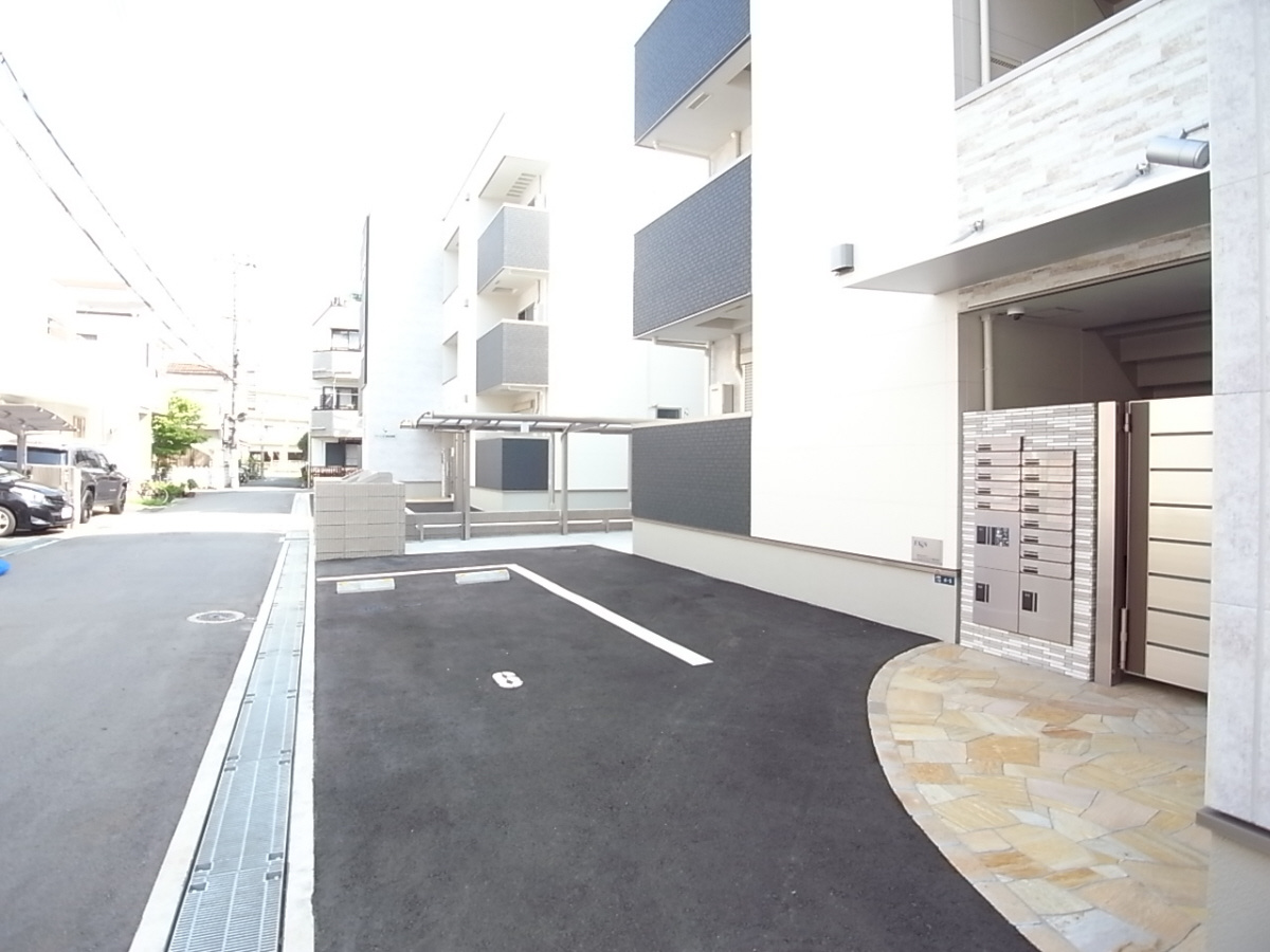 フジパレス上神田Ⅲ番館の駐車場