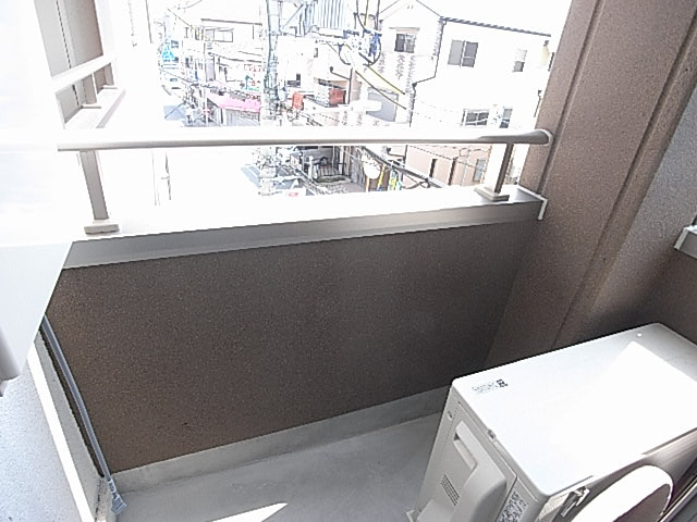 アフロディテ寝屋川のバルコニー