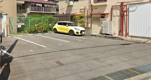 第1林マンションの駐車場