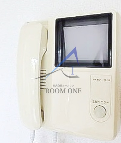 ２００２フォーライフ２番館のセキュリティ|モニター付きインターホンです。