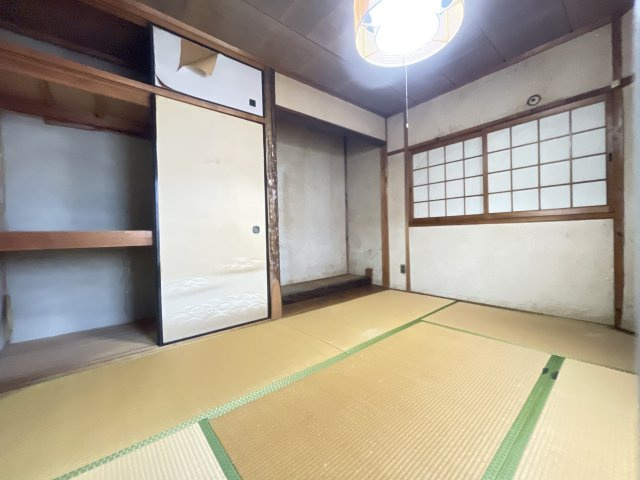 寝屋川市萱島桜園町の店舗の和室