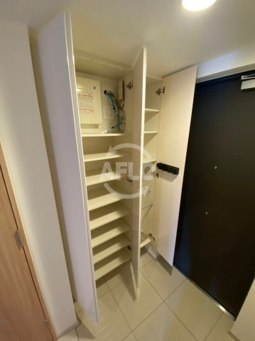 ロジュマンタワー梅田　扇町小学校区の玄関|ロジュマンタワー梅田　シューズボックス