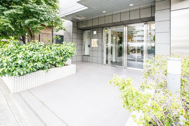 エクセルシオール羽田のエントランス