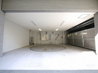 ガーラ横濱南の駐車場