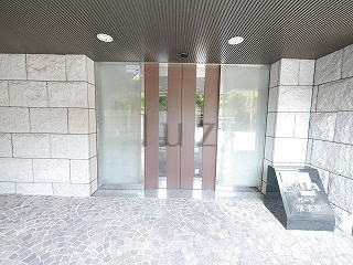 ガーラ横濱南のエントランス