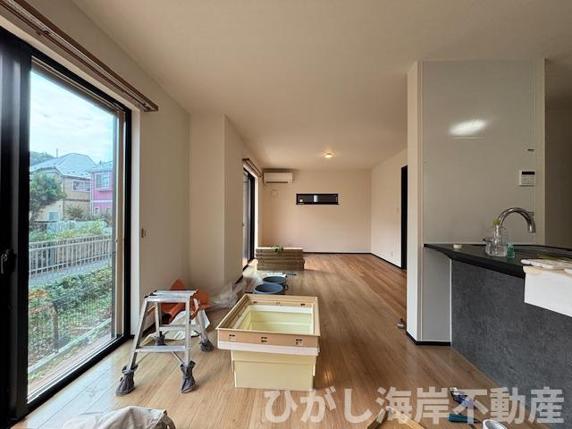 鎌倉市笛田5丁目　中古戸建の居間・リビング|9月17日撮影　LDK
