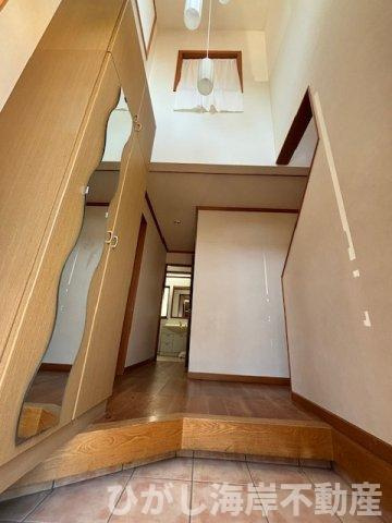 茅ヶ崎市浜須賀　中古戸建の玄関