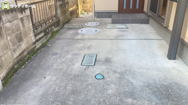 越谷市南荻島　中古一戸建ての駐車場