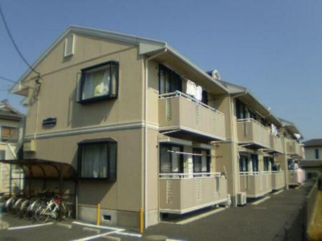 ロイヤルハイム高砂の外観