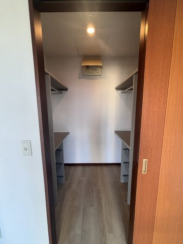 【収納】アリス・マナーガーデン谷町 