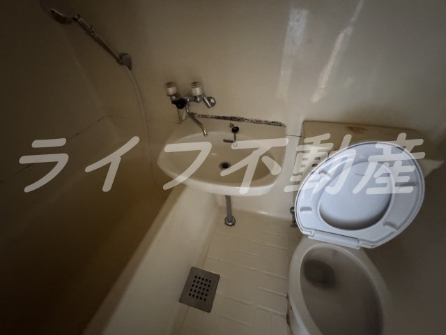 八戸ノ里マンションの洗面所|ゆったりとスペースのある洗面所