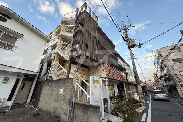 八戸ノ里マンションの外観|外はこのようになっています