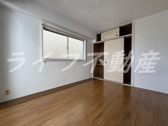 八戸ノ里マンションの洋室|広々とした洋室です