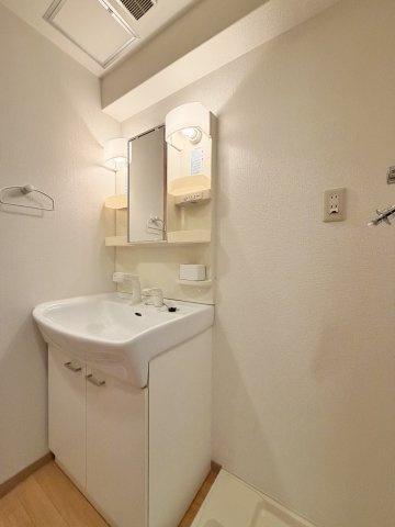 日和マンションの洗面所