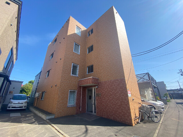 Ｅａｓｔ　Ｃｏｕｒｔ　８９４