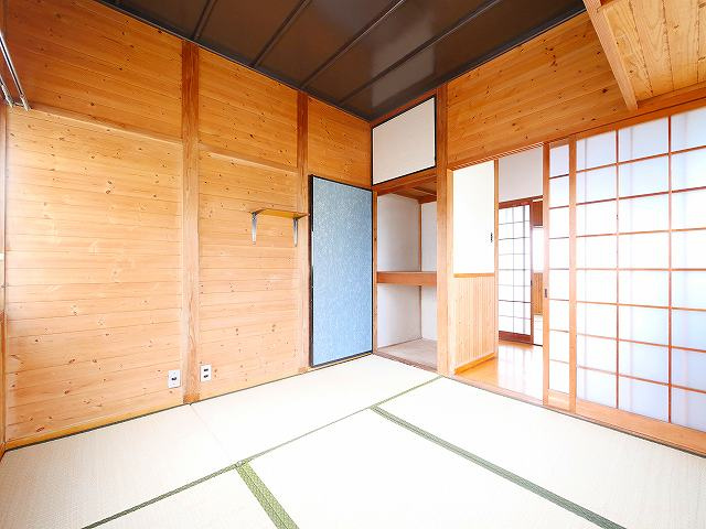 奈良県奈良市七条１丁目　戸建の和室|和室です