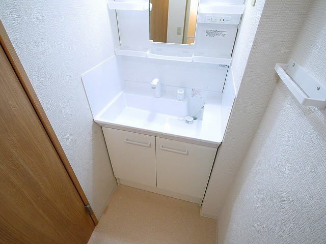 佐紀町平屋の独立洗面台