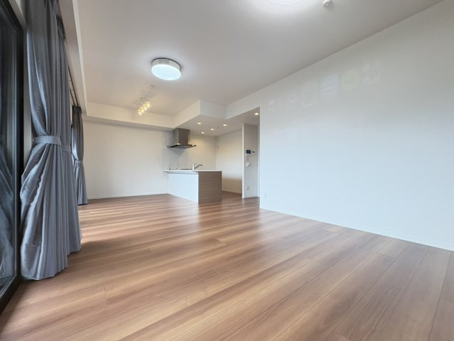 富士市中心部で叶える、上質マンションライフ｜オブリージュ富士プレミアレジデンスの居間・リビング