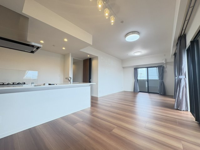 富士市中心部で叶える、上質マンションライフ｜オブリージュ富士プレミアレジデンスの居間・リビング