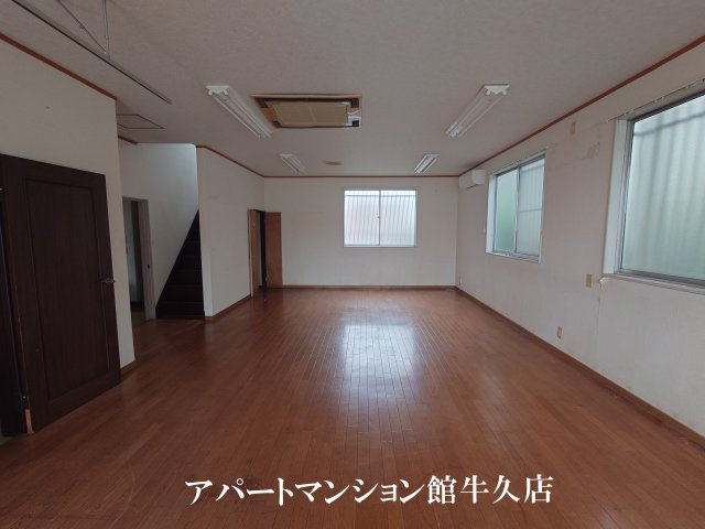 神谷店舗の内装
