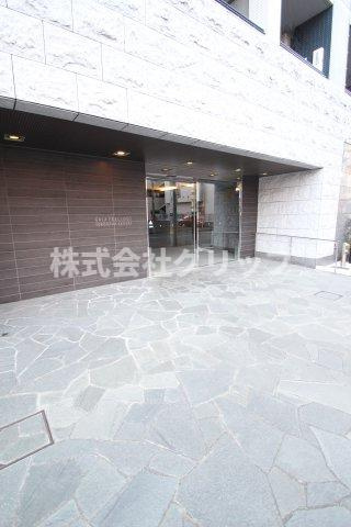 ガーラ・プレシャス横濱関内のエントランス