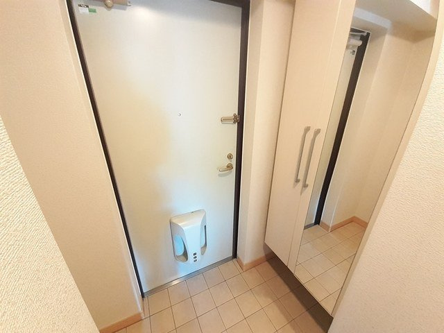 インプレスの玄関|きれいな玄関です