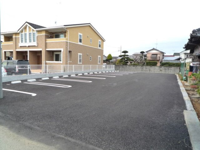 リトル　ブラウニ－の駐車場|駐車場です