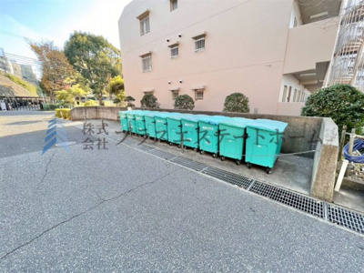 【その他共用部分】 | 須磨名谷ハウス1号棟 | ゴミステーションも綺麗に清掃されています♪