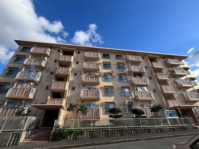 【キッチン】 | 落合1団地116号棟 | 〇2面バルコニーで通風・採光良好♪
〇キッチン横にバルコニーがあるので毎日のごみ捨ても楽々♪