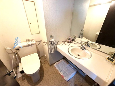 【その他】 | ポートピアプラザB棟 | 洗面カウンター付きでゆとりの広さのトイレです♪