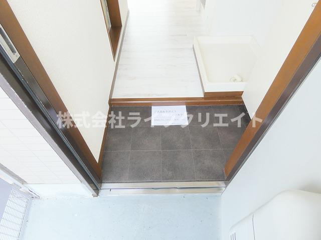 植村ビルの玄関
