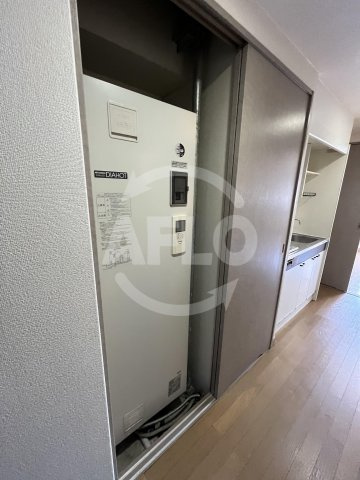 レジデンスナンワの玄関|レジデンスナンワ　温水器