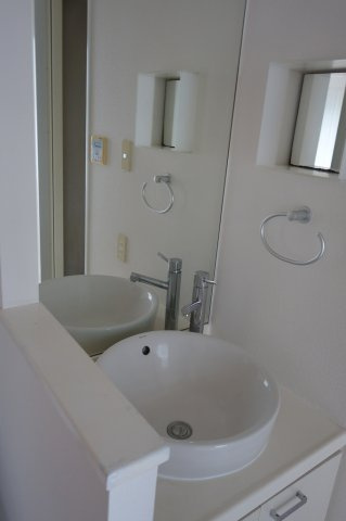 レニール本駒込の洗面所