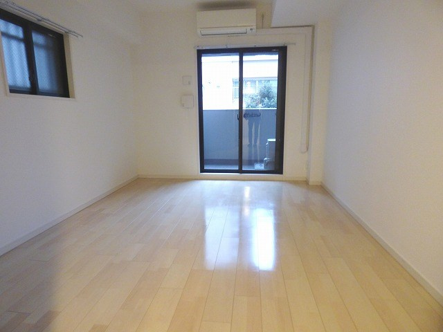 【居間・リビング】レジュールアッシュ心斎橋VITA
