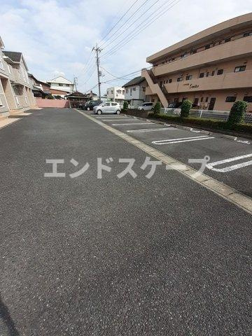 ラフィーネメゾン　Ｂの駐車場|高崎、前橋のお部屋探しはエンドスケープまで！お客様の理想お聞かせ下さい♪