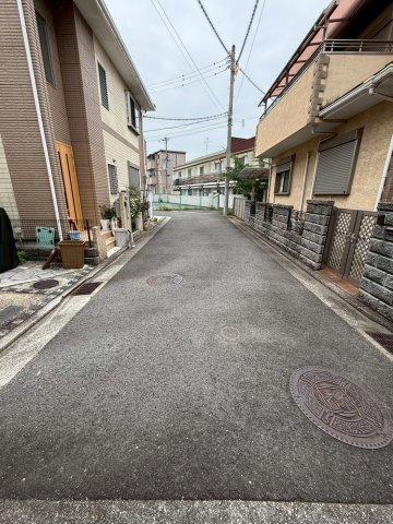 高石市東羽衣2丁目9-10の前面道路含む現地写真