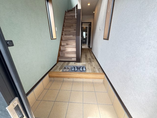 堺市西区上436－12の玄関