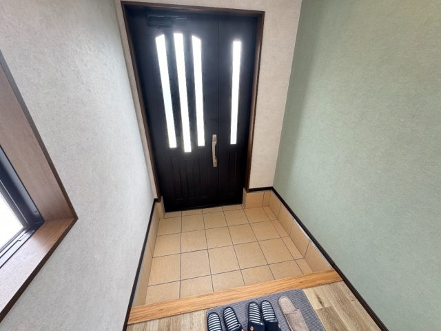 堺市西区上436－12の玄関