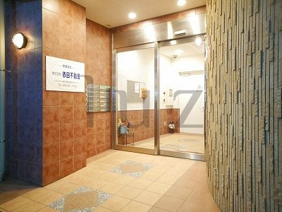 パインウエスト豊岡のエントランス