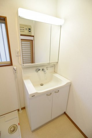 龍ケ崎新町戸建の洗面所|広い洗面スペース