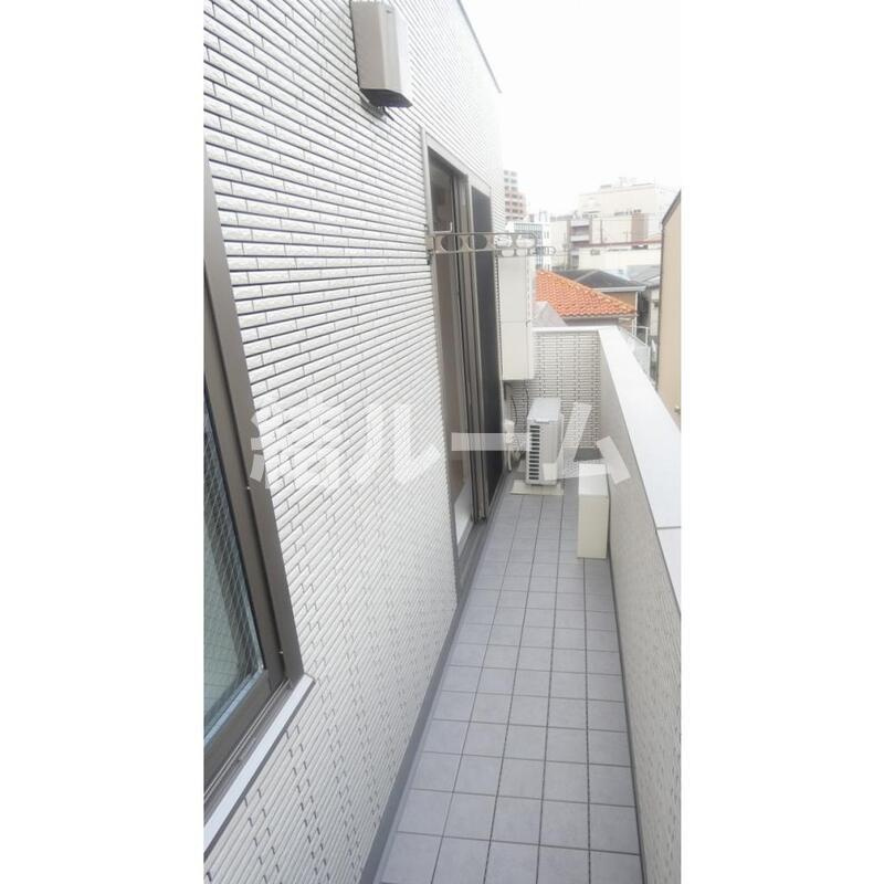 豊島区池袋本町４丁目のアパートのバルコニー